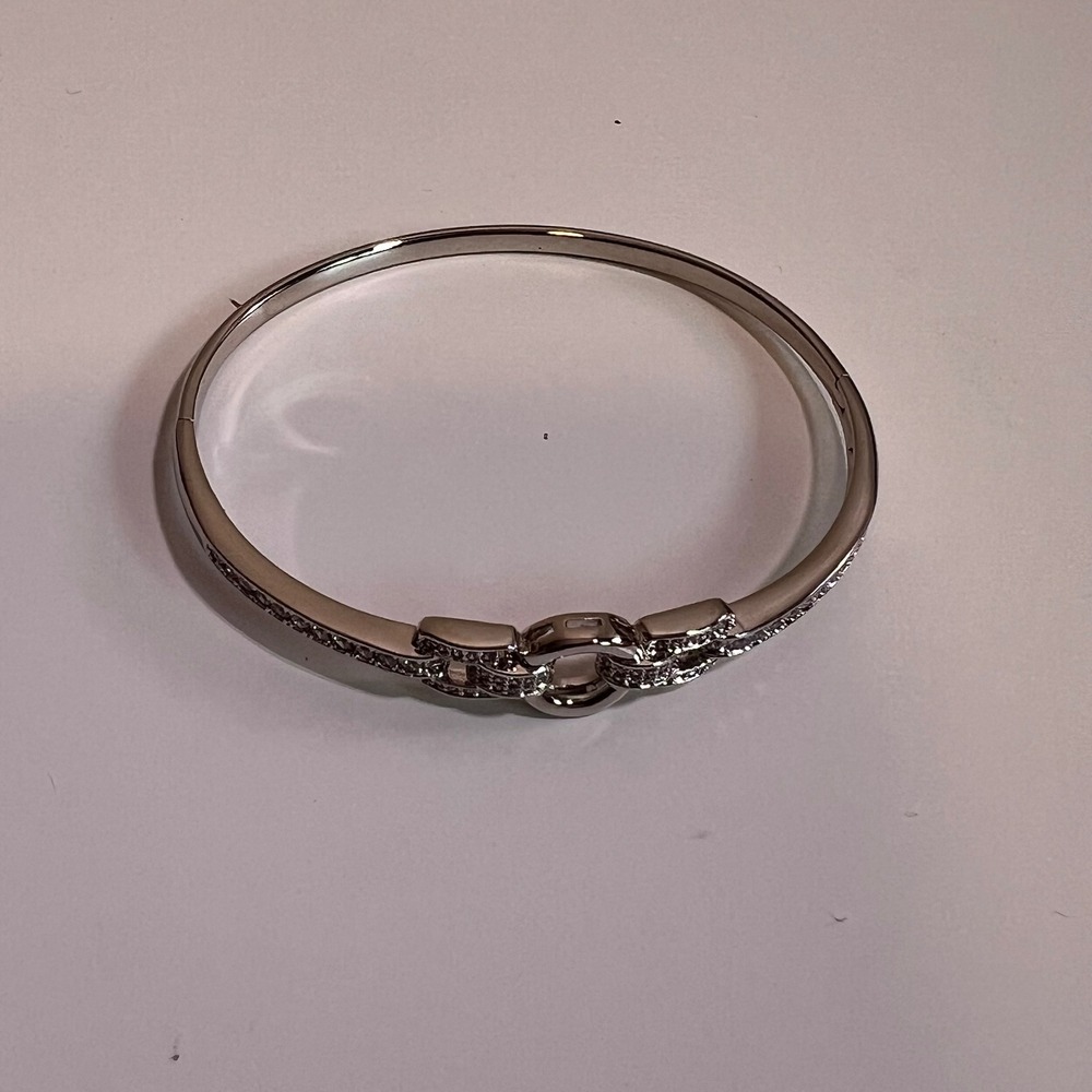 OS Bangle Bracelet Silver Crystal Pavé Interlocking Ring Hinge Clasp‎